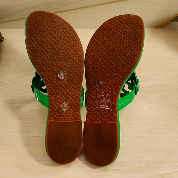 ●RARE●💚 Fluorescent Millers in Green by Tory Burch - Picture 7 of 8